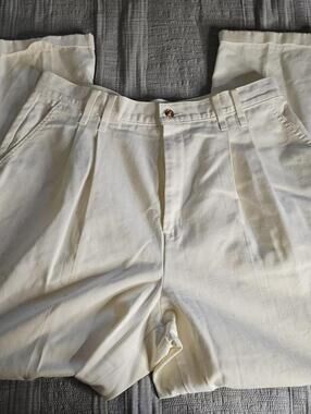 White Pleated Dress Pants with Belt Loops XL